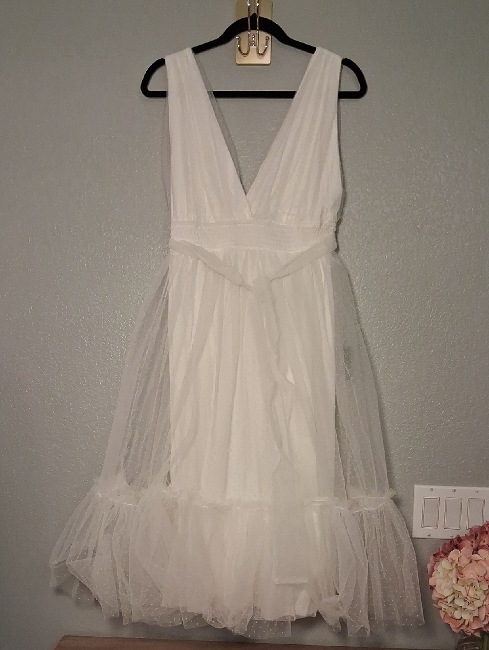 White Tulle V-Neck Midi Dress